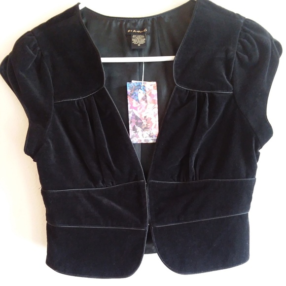 FANG Jackets & Blazers - NWT Black crop top velvet jacket